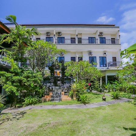 Oyo 4012 Ari Beach Inn Kuta Lombok Zewnętrze zdjęcie