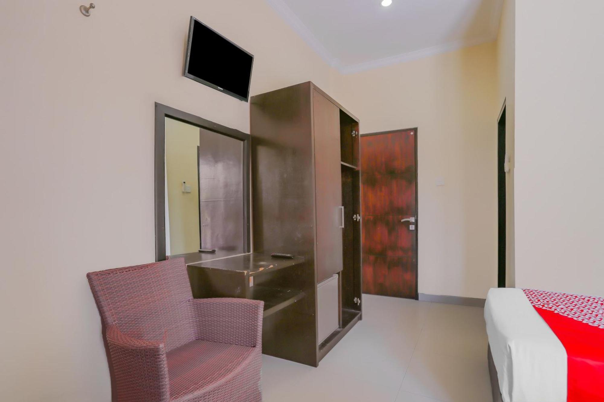 Oyo 4012 Ari Beach Inn Kuta Lombok Zewnętrze zdjęcie