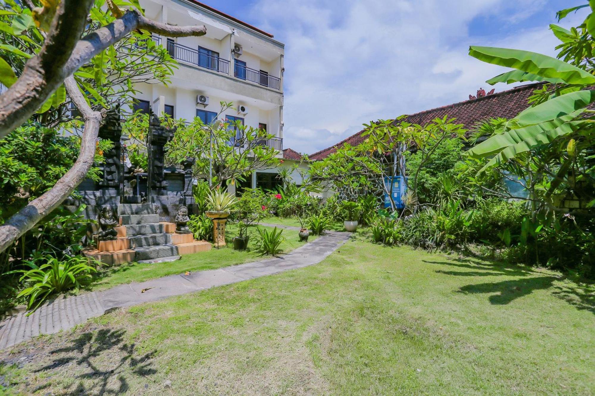 Oyo 4012 Ari Beach Inn Kuta Lombok Zewnętrze zdjęcie
