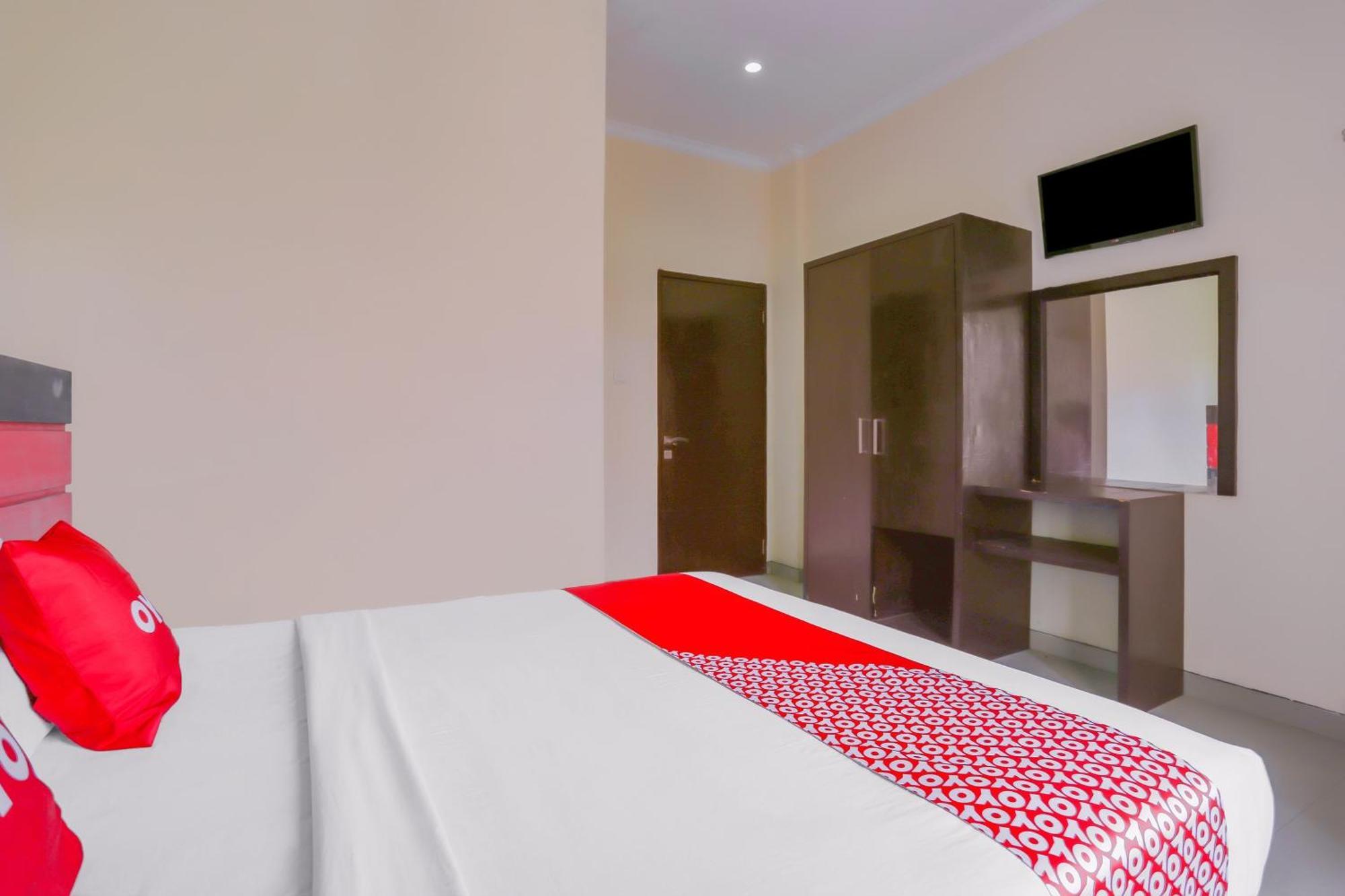 Oyo 4012 Ari Beach Inn Kuta Lombok Zewnętrze zdjęcie